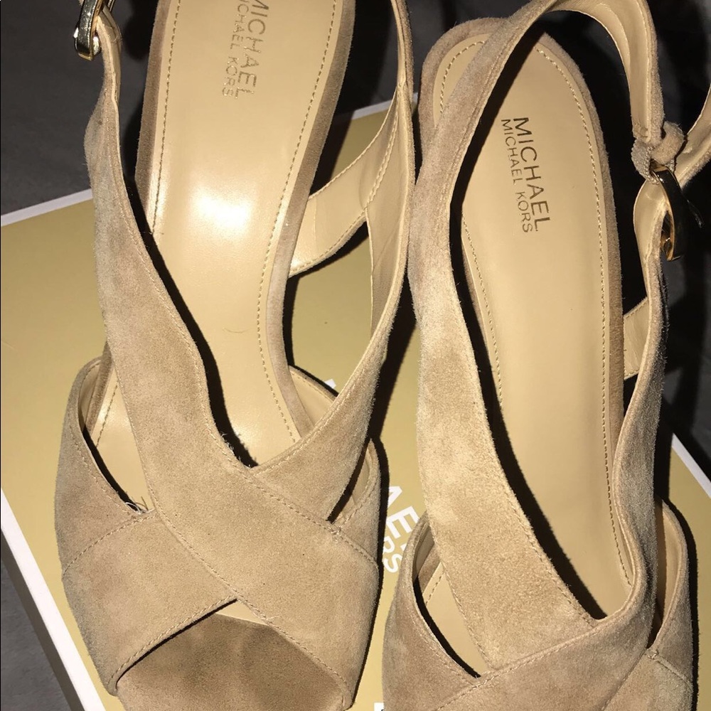 Michael Kors heels tan